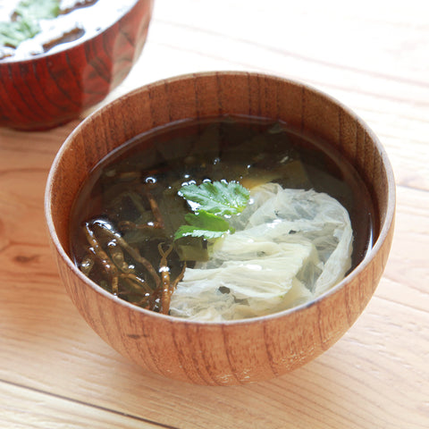 <transcy>Raw yuba and Sanriku seaweed soup</transcy>